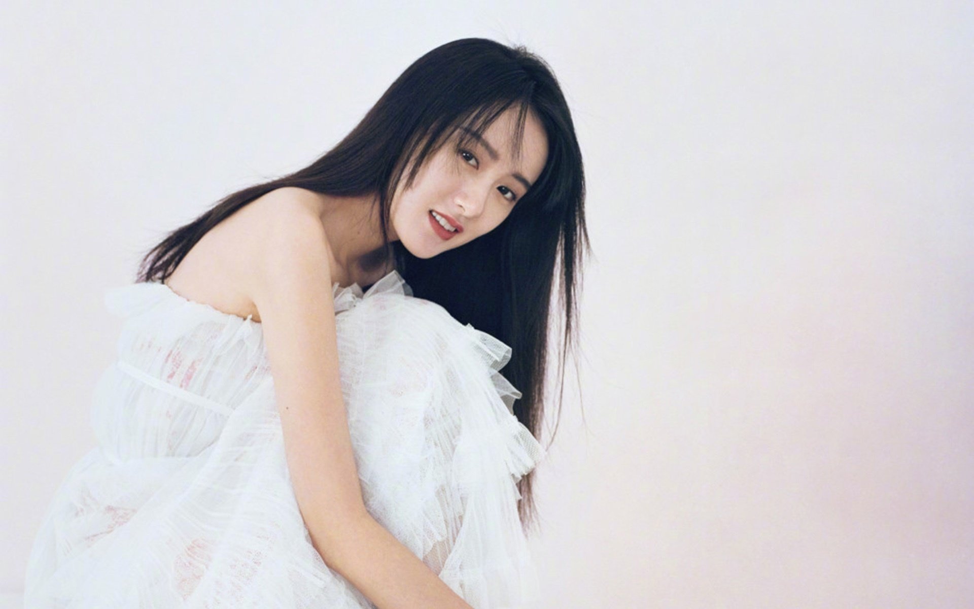 《2025年电竞直播市场，广告收入持续高增长》，电竞直播现状