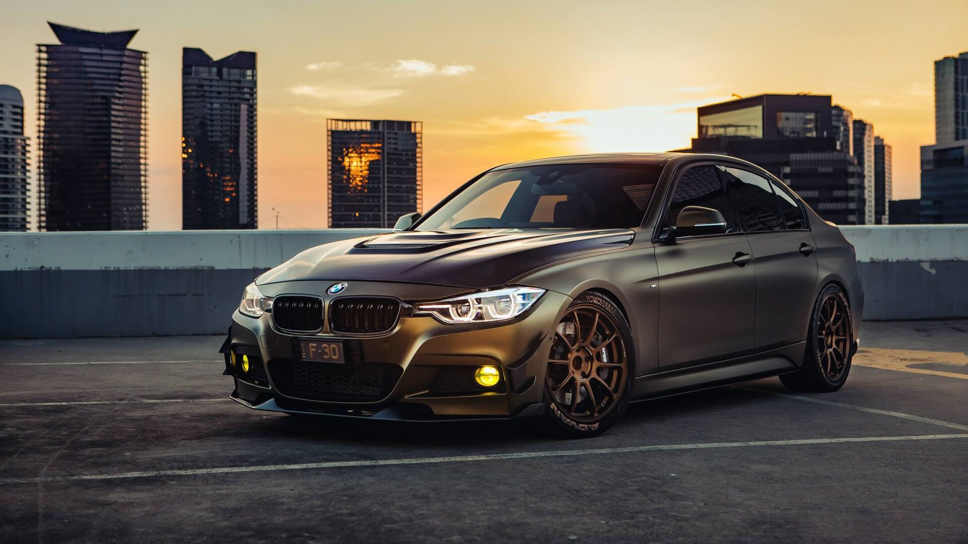 《青年电竞明星：未来之星大放异彩》，电竞年轻人